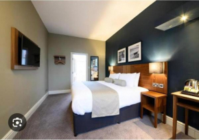 Hotel De Moon Residency-National Highway- 8,Mahipalpur